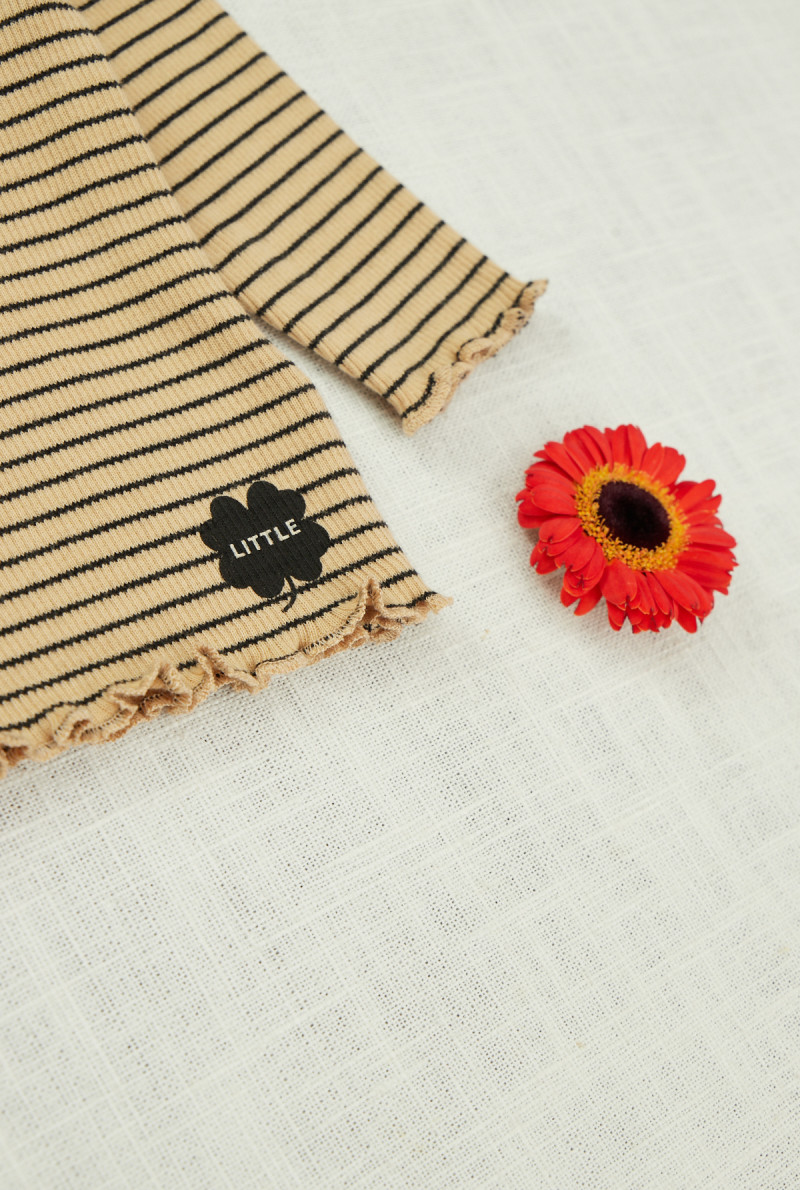 REMERA  ZURI
