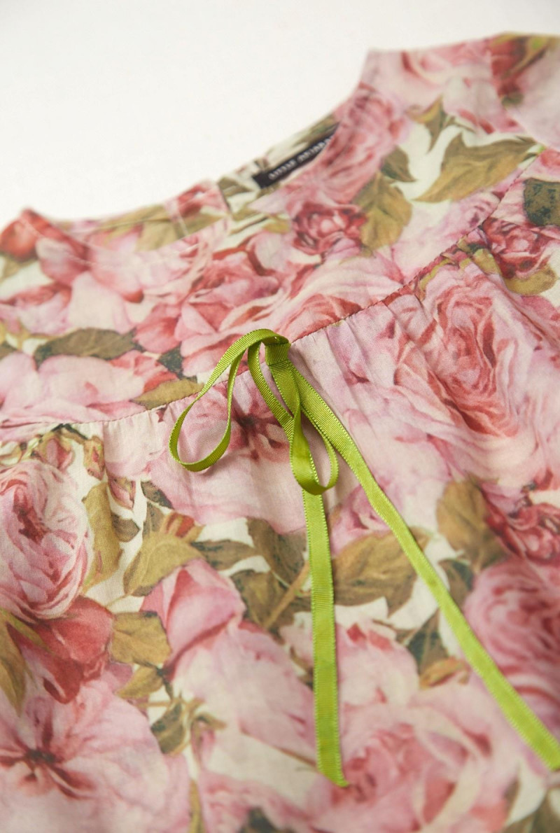 BLUSA ROSES